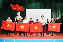 Điểm tựa tinh thần tiếp sức cho ngư dân vươn khơi bám biển