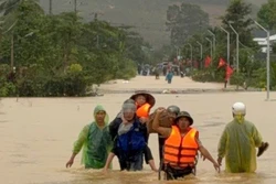 Đắk Lắk hỗ trợ, di dời người dân khỏi khu vực ngập lụt