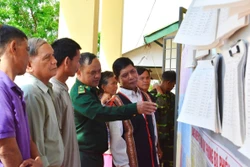 Bầu cử Quốc hội và HĐND: Phát huy vai trò của già làng, người có uy tín ở vùng biên