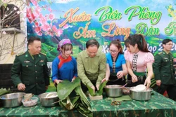 Tết đầm ấm đến với đồng bào các dân tộc vùng biên giới