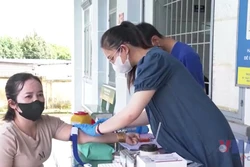 Đội dịch vụ lưu động nâng cao sức khỏe vùng sâu