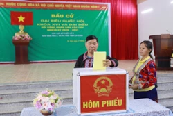 Đồng bào các dân tộc Lai Châu phấn khởi đi bầu cử, xã vùng cao hoàn thành sớm