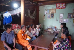 Đưa ánh sáng về bản để đồng bào vùng cao đón Tết trọn vẹn