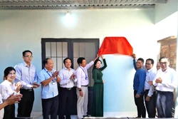 Người dân khó khăn ở biên giới Bù Gia Mập phấn khởi nhận căn nhà hữu nghị