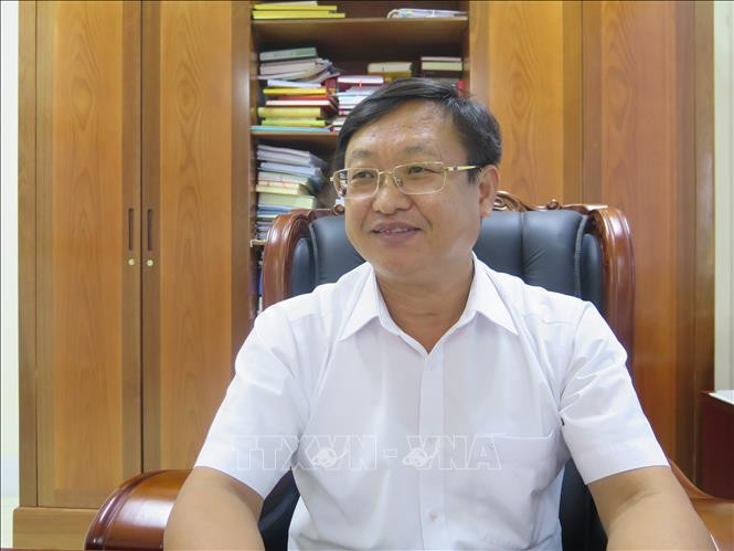 Phó Chủ tịch Ủy ban bầu cử tỉnh Lào Cai, Chủ tịch Ủy ban Mặt trận Tổ quốc tỉnh Lào Cai Giàng Seo Vần trả lời phỏng vấn. Ảnh: Hương Thu - TTXVN Lào Cai triển khai nhiều cách làm sáng tạo, linh hoạt trong công tác chuẩn bị bầu cử ảnh 1