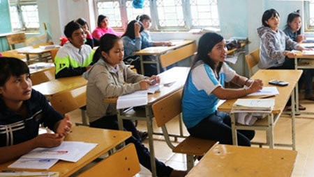 Học sinh trường Phổ thông DTNT huyện Kon Plông ôn thi tốt nghiệp.Nguồn: kontum.gov.vn Kỳ thi tốt nghiệp Trung học Phổ thông 2022: Kon Tum hỗ trợ các thí sinh có hoàn cảnh khó khăn ảnh 1