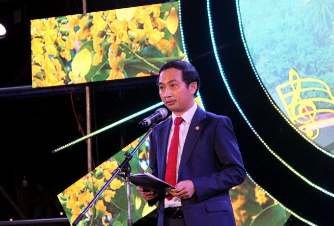Ông Hồ Quang Bửu – Phó Chủ tịch Ủy ban nhân dân tỉnh Quảng Nam phát biểu tại lễ khai mạc lễ hội “Tam Kỳ - mùa Hoa sưa” năm 2023. Ảnh: Trịnh Bang Nhiệm – TTXVN Khai mạc lễ hội “Tam Kỳ - mùa Hoa sưa” năm 2023 ảnh 3