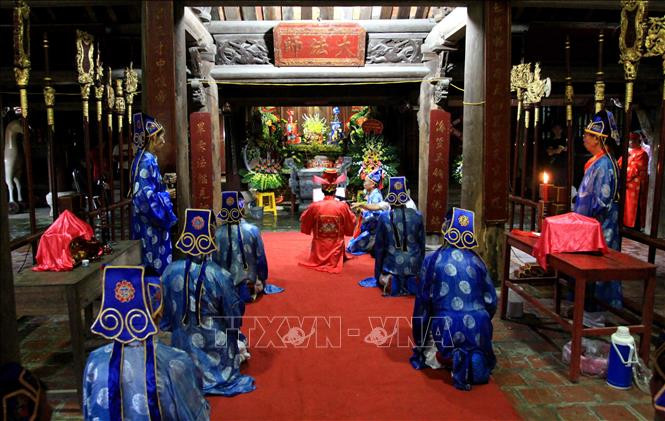Lễ khai chỉ tại lễ hội thu chùa Keo năm 2019. Ảnh: Thế Duyệt – TTXVN Muôn màu lễ hội tháng Giêng ảnh 1