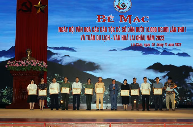 Bế mạc Ngày hội Văn hóa các dân tộc có số dân dưới 10.000 người ảnh 1