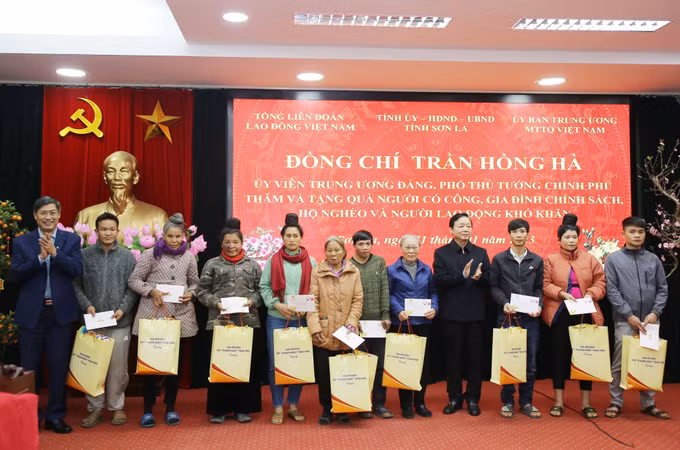Phó Thủ tướng Trần Hồng Hà thăm, chúc Tết tại Sơn La ảnh 1