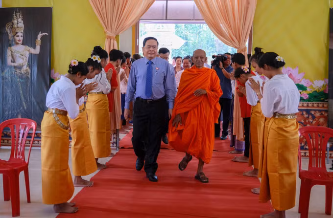 Phó Chủ tịch Thường trực Quốc hội Trần Thanh Mẫn thăm, chúc Tết Chôl Chnăm Thmây tại thành phố Cần Thơ ảnh 1