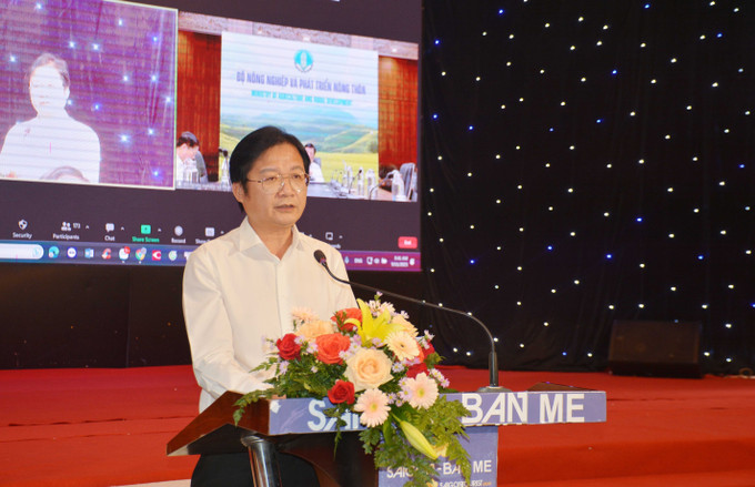 Giám đốc Sở Nông nghiệp và Phát triển nông thôn tỉnh Đắk Lắk Nguyễn Hoài Dương phát biểu chào mừng Diễn đàn. Ảnh: Hoài Thu – TTXVN. Nhận diện thực trạng liên kết tiêu thụ, xuất khẩu sầu riêng ảnh 3