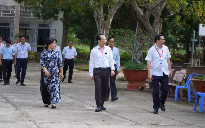 Kỳ thi Tốt nghiệp THPT 2023: 24 thí sinh vi phạm quy chế khi làm bài tổ hợp ảnh 1