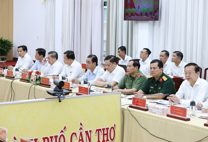 Lãnh đạo thành phố Cần Thơ tham dự buổi làm việc. Ảnh: Dương Giang-TTXVN Thủ tướng Phạm Minh Chính: Cần Thơ phải phát huy vai trò trung tâm, động lực phát triển của vùng Đồng bằng sông Cửu Long ảnh 4