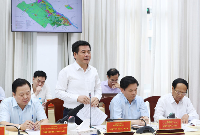 Bộ trưởng Bộ Công thương Nguyễn Hồng Diên phát biểu làm rõ vướng mắc tại chuỗi dự án điện-khí Lô B (Ô Môn). Ảnh: Dương Giang-TTXVN Thủ tướng Phạm Minh Chính: Cần Thơ phải phát huy vai trò trung tâm, động lực phát triển của vùng Đồng bằng sông Cửu Long ảnh 5