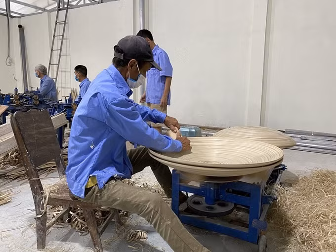 Độc đáo sản phẩm nứa dồn trên quê hương đất Tổ ảnh 1