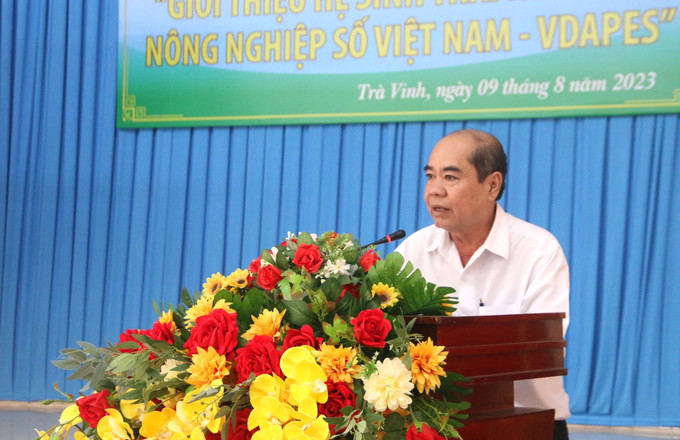 Phó Giám đốc Sở Nông nghiệp và Phát triển nông thôn tỉnh Trà Vinh Trần Văn Dũng phát biểu tại hội thảo. Ảnh: Thanh Hòa-TTXVN Trà Vinh đẩy mạnh chuyển đổi số trong nông nghiệp ảnh 2