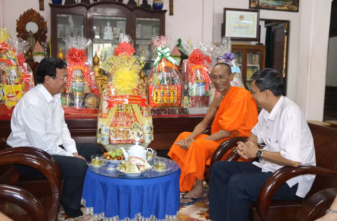 Lễ Sene Dolta năm 2022: Trà Vinh chăm lo đời sống đồng bào Khmer ảnh 2