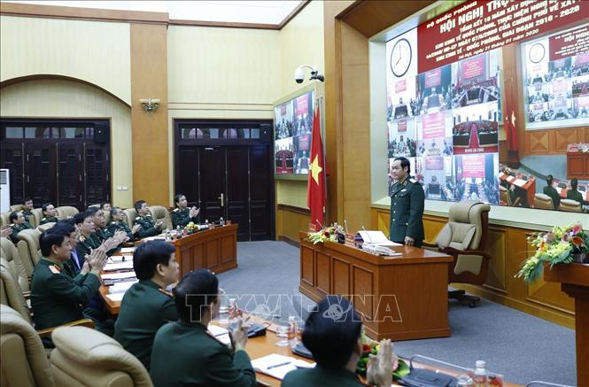 Trung tướng Vũ Hải Sản, Thứ trưởng Bộ Quốc phòng chủ trì hội nghị. Ảnh: Dương Giang - TTXVN Tạo diện mạo mới trong phát triển kinh tế - xã hội trên tuyến biên giới ảnh 1