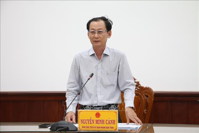 Phó Chủ tịch UBND tỉnh Bến Tre Nguyễn Minh Cảnh phát biểu tại buổi làm việc. Ảnh: Chương Đài - TTXVN Toàn tỉnh Bến Tre có 80 xã đạt chuẩn nông thôn mới ảnh 1