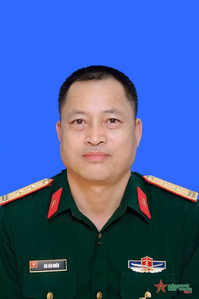 Chủ tịch nước chia buồn, động viên gia đình Trung tá Bùi Văn Nhiên đã hy sinh khi cứu người bị nạn ảnh 1