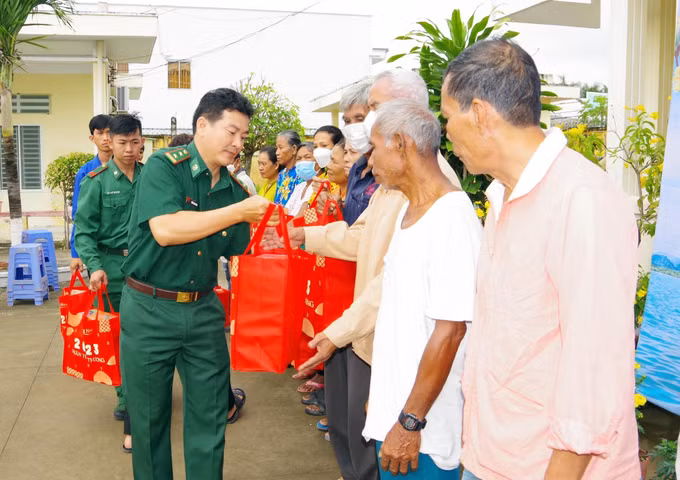 Hỗ trợ đồng bào ven biển Sóc Trăng đón Tết Nguyên đán Quý Mão ảnh 1