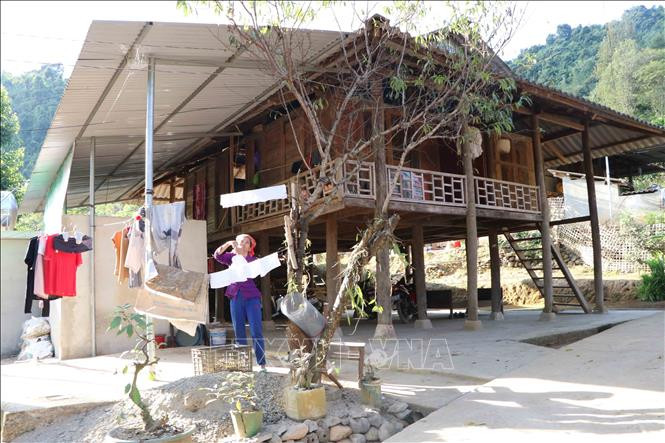 Cuộc sống của người dân huyện biên giới Mường Tè ngày càng ổn định. Ảnh: Nguyễn Oanh - TTXVN Chi trả dịch vụ môi trường gắn với bảo vệ và phát triển rừng ở Mường Tè ảnh 2