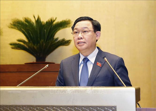 Chủ tịch Quốc hội Vương Đình Huệ phát biểu bế mạc kỳ họp. Ảnh: Doãn Tấn - TTXVN Toàn văn Bài phát biểu bế mạc Kỳ họp thứ nhất, Quốc hội khóa XV của Chủ tịch Quốc hội Vương Đình Huệ ảnh 1