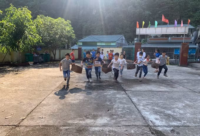 Mô hình "lớp học Công an xã" dành cho thanh thiếu nhi vùng sâu, vùng xa ảnh 3