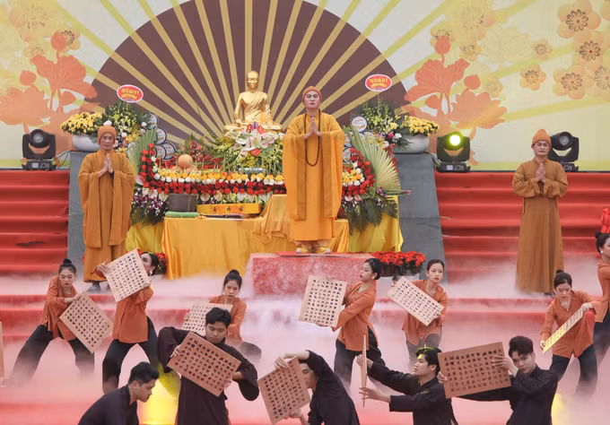 Lễ rước Mộc bản "Cư trần lạc đạo phú" theo nghi thức Phật giáo có quy mô lớn nhất Việt Nam ảnh 5