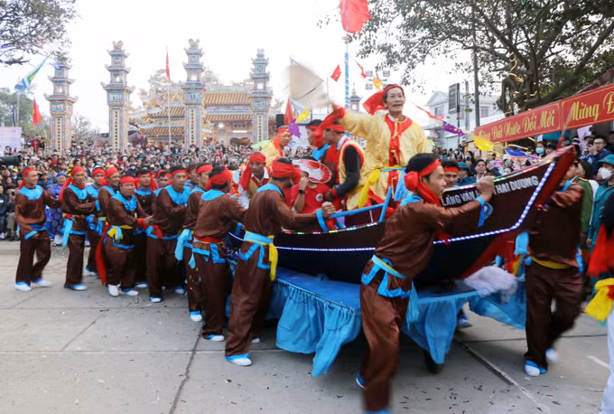 Lễ hội Cầu ngư tại Thừa Thiên - Huế: Mong muốn ngư dân được bình an trước sóng gió ảnh 4