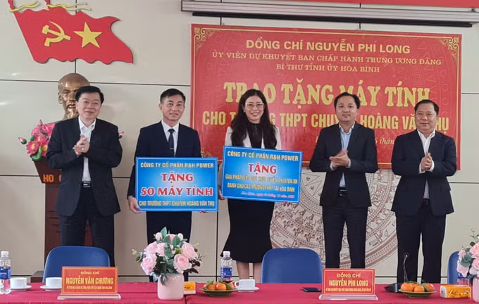 Hòa Bình: Quan tâm, đầu tư nguồn lực và cơ sở vật chất trong việc dạy và học ảnh 2