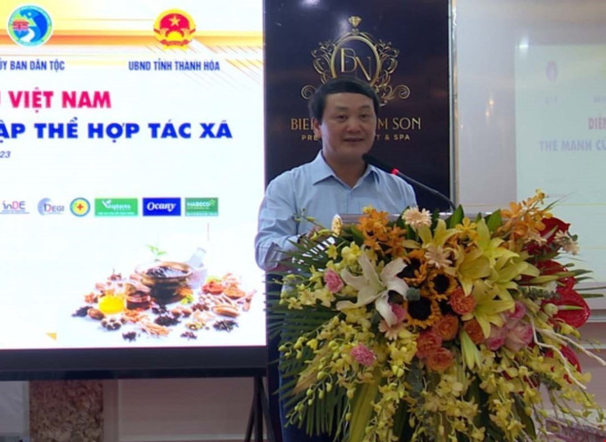 Bộ trưởng, Chủ nhiệm Ủy ban Dân tộc Hầu A Lềnh phát biểu tại Diễn đàn. Ảnh: Nguyễn Nam - TTXVN Đưa dược liệu Việt Nam phát triển và hội nhập toàn cầu ảnh 2