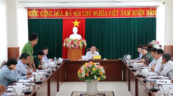 UBND tỉnh Ninh Thuận họp bàn giải pháp cấp bách phòng cháy, chữa cháy rừng mùa khô năm 2021. Ảnh: Công Thử - TTXVN Ninh Thuận cấp bách phòng chống cháy rừng ngay từ đầu mùa khô ảnh 1