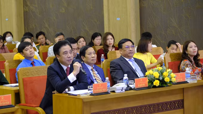 Chúc Tết cán bộ, chiến sỹ, nhân dân tại huyện đảo Trường Sa ảnh 2