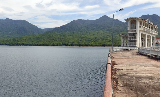 Nhiều công trình thủy lợi tại Ninh Thuận có nguy cơ không đảm bảo nước tưới phục vụ sản suất vụ Hè Thu 2023. Ảnh: Công Thử - TTXVN Ninh Thuận chủ động ứng phó với nguy cơ hạn hán và xâm nhập mặn ảnh 2