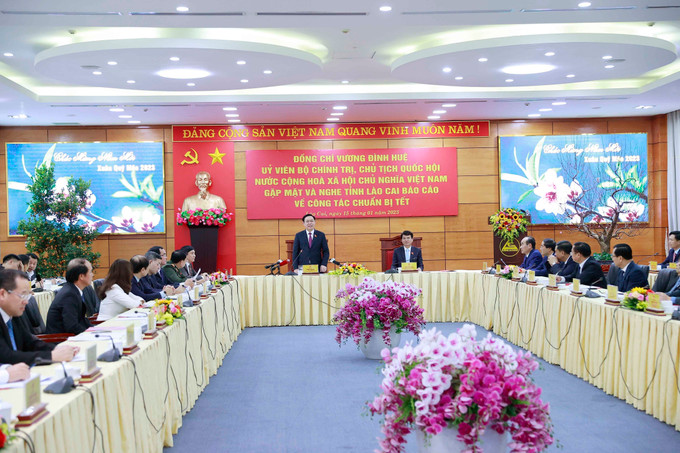 Chủ tịch Quốc hội Vương Đình Huệ phát biểu. Ảnh: Doãn Tấn – TTXVN Chủ tịch Quốc hội Vương Đình Huệ thăm làm việc, chúc Tết tại tỉnh Lào Cai ảnh 1