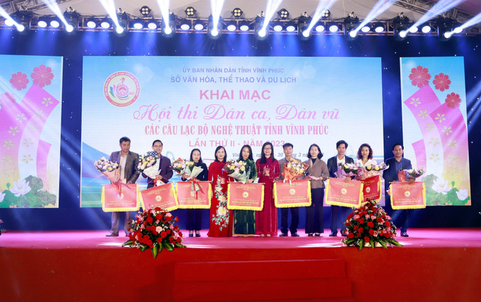 Rộn ràng Hội thi Dân ca, dân vũ các Câu lạc bộ nghệ thuật tỉnh Vĩnh Phúc ảnh 4