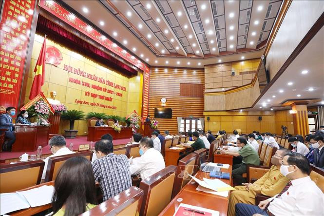 Quang cảnh Kỳ họp thứ nhất Hội đồng nhân dân tỉnh Lạng Sơn khóa XVII, nhiệm kỳ 2021-2026. Ảnh: Anh Tuấn – TTXVN Bà Đoàn Thị Hậu được bầu làm Chủ tịch HĐND tỉnh Lạng Sơn ảnh 1