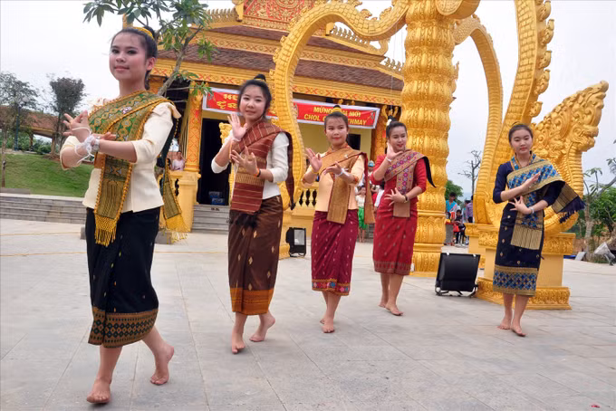 Bảo tồn, phát huy giá trị nghệ thuật múa Rom Vong của người Khmer ảnh 1