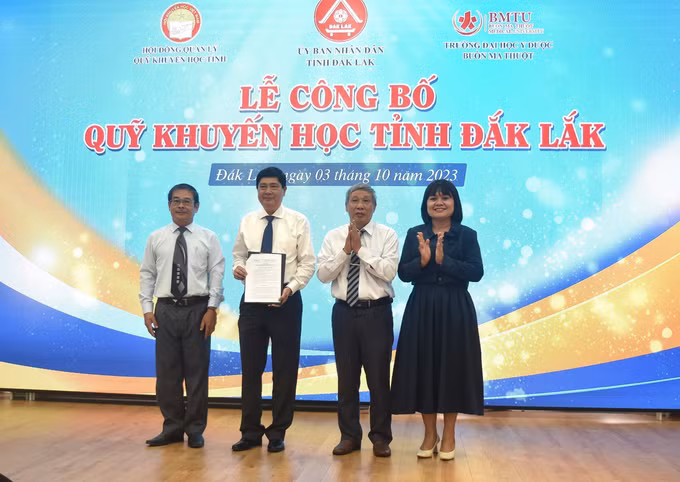 Đắk Lắk huy động các nguồn lực chăm lo cho sự nghiệp giáo dục và đào tạo ảnh 1