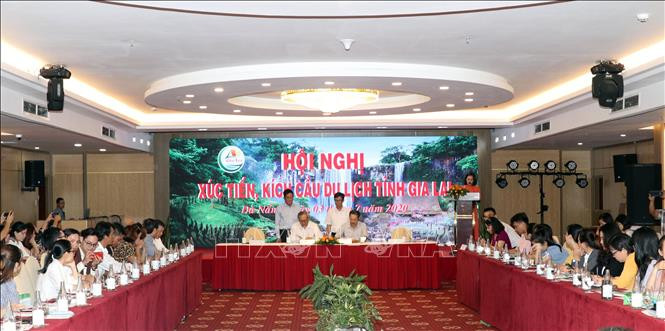 Quang cảnh Hội nghị xúc tiến, kích cầu du lịch tỉnh Gia Lai tại Đà Nẵng. Ảnh: Trần Lê Lâm - TTXVN Gia Lai và Đà Nẵng liên kết kích cầu du lịch ảnh 1