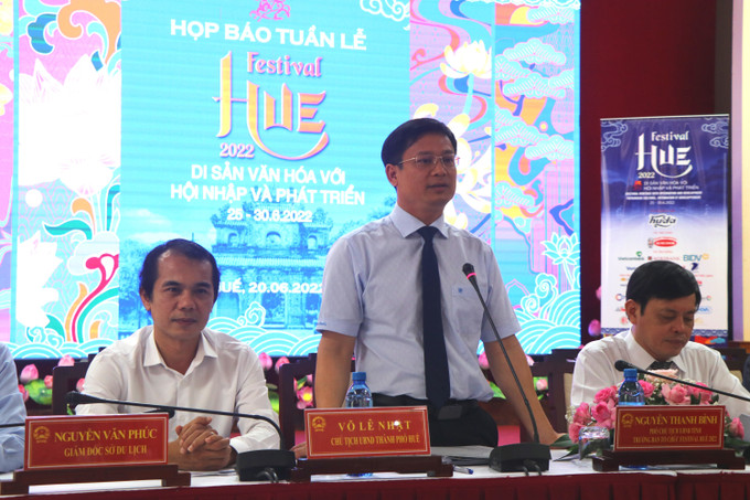 Phó Chủ tịch UBND tỉnh Thừa Thiên – Huế Nguyễn Thanh Bình phát biểu tại buổi họp báo. Ảnh: Đỗ Trưởng - TTXVN Tuần lễ Festival Huế 2022 diễn ra từ ngày 25 – 30/6 ảnh 1