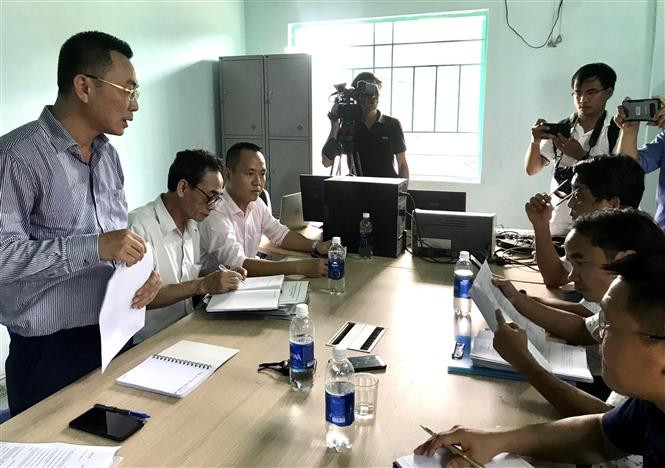 Đoàn công tác Bộ Công thương kiểm tra thực địa và làm việc tại Thuỷ điện Thượng Nhật. Ảnh: TTXVN phát Thừa Thiên – Huế: Thủy điện Thượng Nhật không tuân thủ quy định vận hành hồ chứa trong phòng chống thiên tai ảnh 1