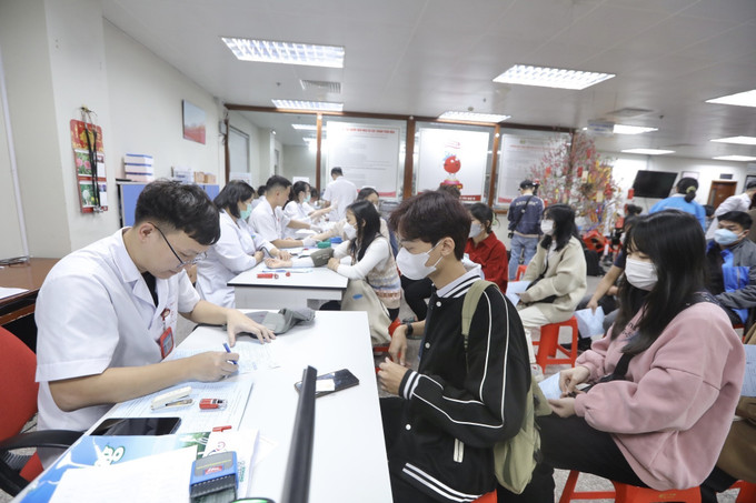 Khu vực khám sàng lọc trước khi hiến máu. Ảnh: Minh Quyết – TTXVN Khai mạc lễ hội hiến máu lớn nhất dịp đầu Xuân ảnh 4