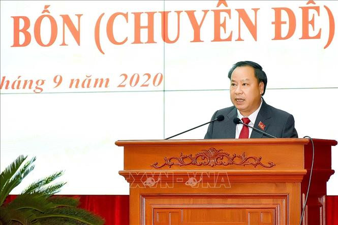 Ông Châu Ngọc Tuấn được bầu giữ chức vụ Chủ tịch Hội đồng nhân dân tỉnh Gia Lai khóa XI (nhiệm kỳ 2016-2021). Ảnh: Đức Thụy/TTXVN phát Ông Châu Ngọc Tuấn được bầu làm Chủ tịch Hội đồng nhân dân tỉnh Gia Lai ảnh 1