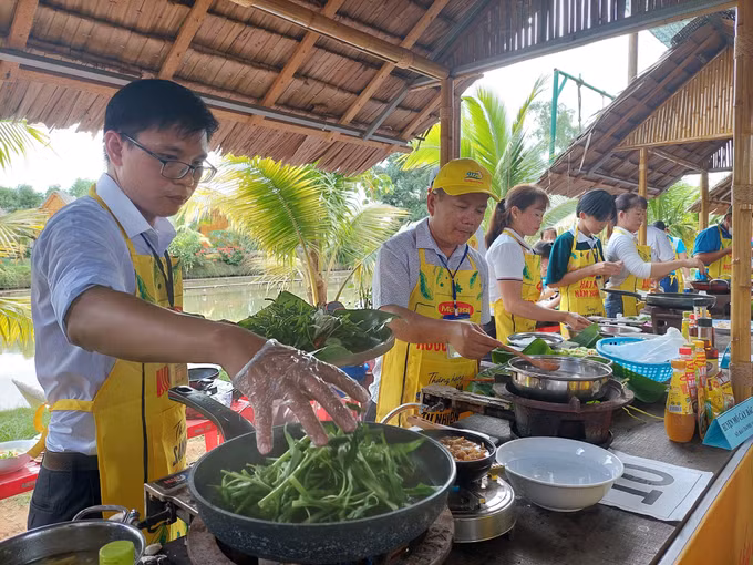 Ngày Gia đình Việt Nam 28/6: Trân trọng, giữ gìn giá trị văn hóa tốt đẹp của gia đình ảnh 1