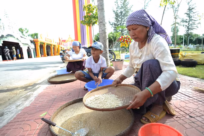 Tôn vinh và phát huy giá trị văn hóa truyền thống đồng bào Khmer Nam Bộ ảnh 2
