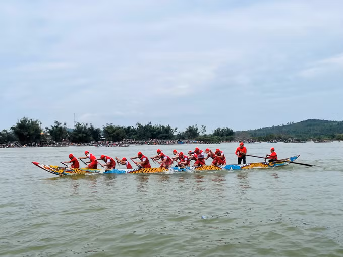 Lễ hội đua thuyền truyền thống đầu năm mới: Nét đẹp văn hóa, gắn kết cộng đồng ảnh 2