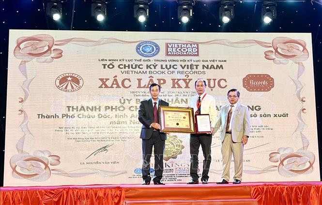 Khai mạc Ngày hội Mắm Châu Đốc, An Giang ảnh 1 Khai mạc Ngày hội Mắm Châu Đốc, An Giang ảnh 1